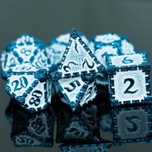 Load image into Gallery viewer, Cusdie 7Pcs DND Metal Dice set D4 D6 D8 D10 D% D12 D20
